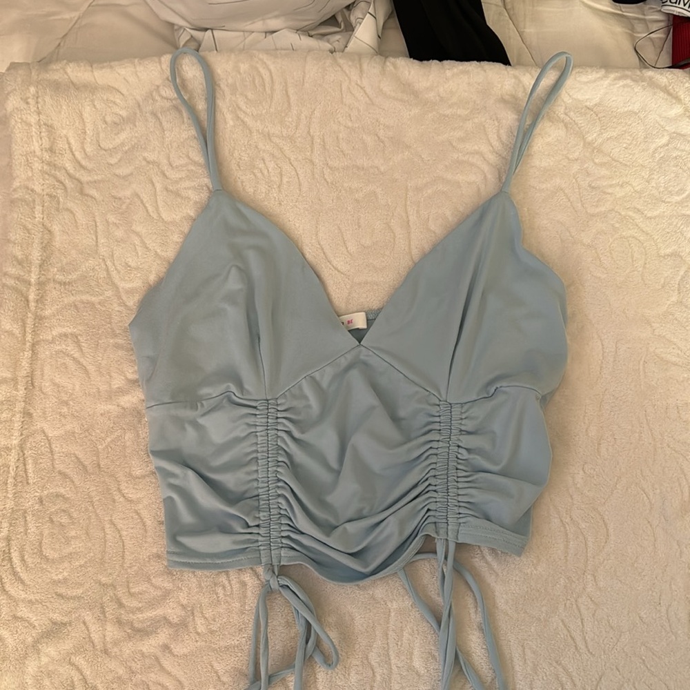 blue top (L)